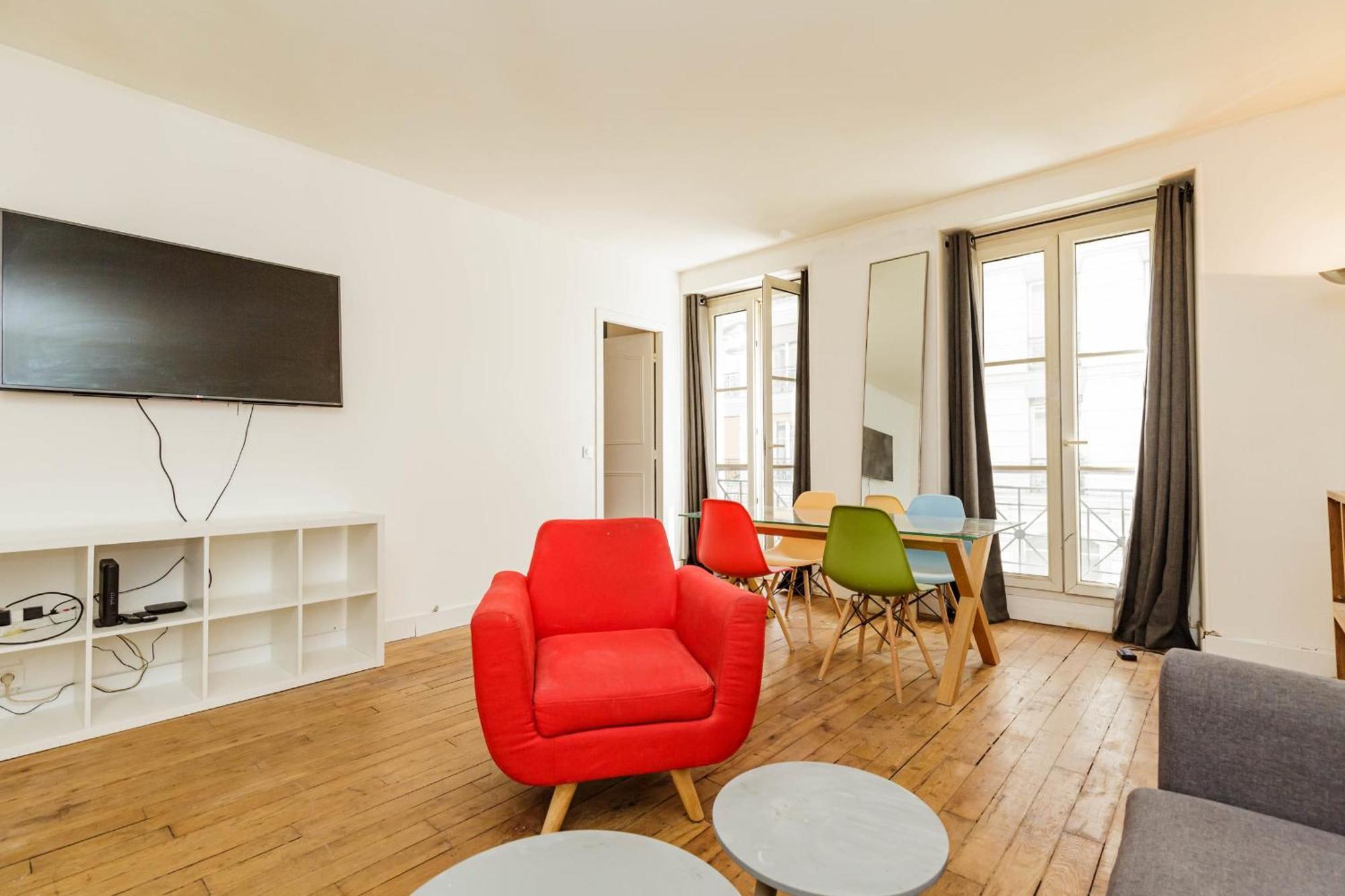 Spacious In 11eme Parijs